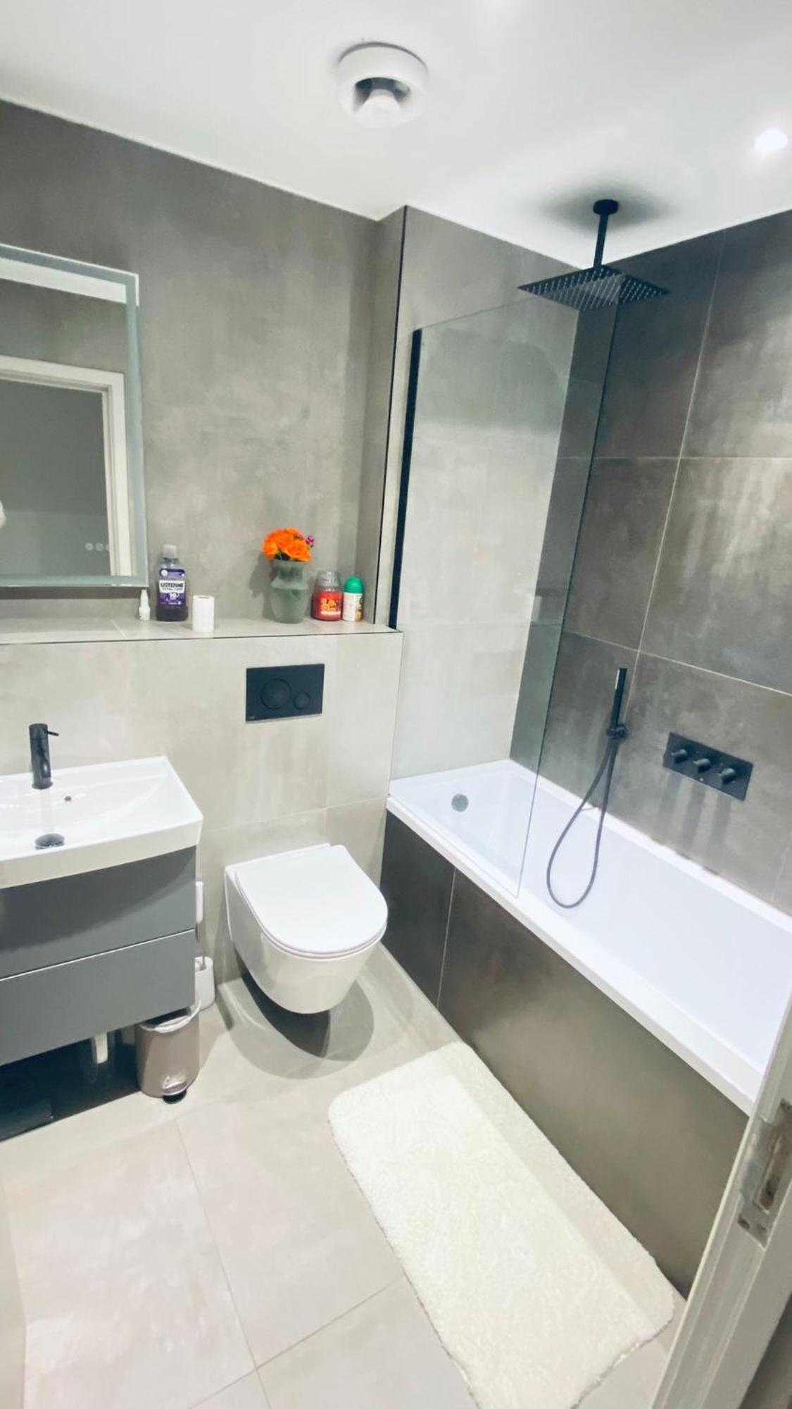 Shadwell - Walking Distance To Tower Bridge, Two Stations In Close Proximity Londyn Zewnętrze zdjęcie